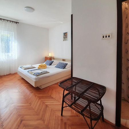 Rooms Zeljka 2 Crikvenica Exterior foto